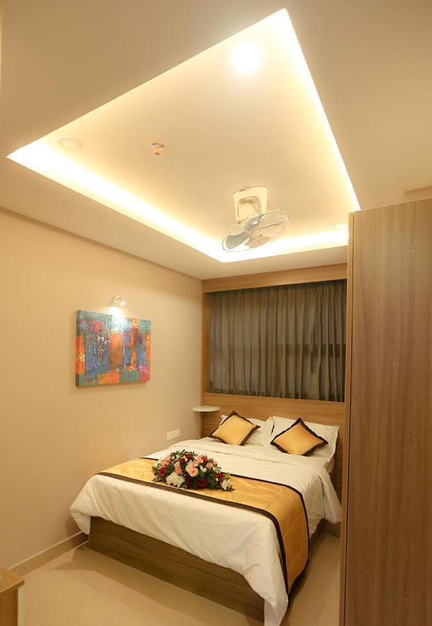 Hotel Emirates Kannangad Esterno foto